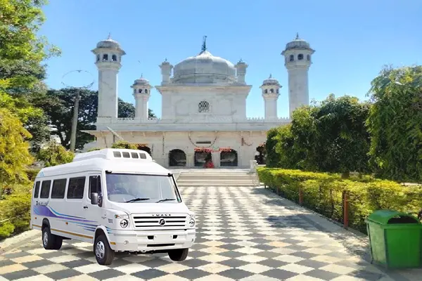 Tempo Traveller in Dehradun Tempo Traveller in Dehradun