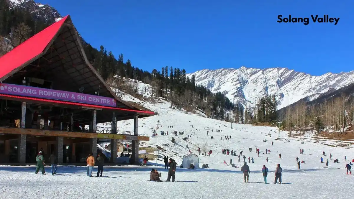 Solang Valley one of the best places to Visit near Manali for snowfall.